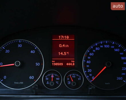 Сірий Фольксваген Туран, об'ємом двигуна 2 л та пробігом 190 тис. км за 9500 $, фото 26 на Automoto.ua