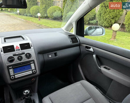 Серый Фольксваген Туран, объемом двигателя 1.6 л и пробегом 174 тыс. км за 7450 $, фото 44 на Automoto.ua