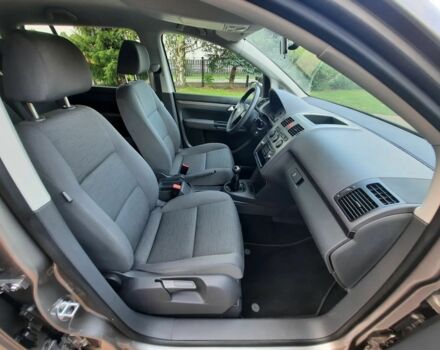 Серый Фольксваген Туран, объемом двигателя 1.6 л и пробегом 130 тыс. км за 7500 $, фото 10 на Automoto.ua