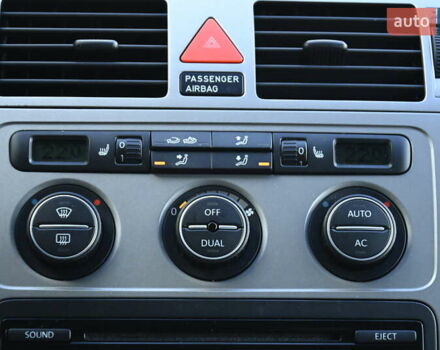 Сірий Фольксваген Туран, об'ємом двигуна 2 л та пробігом 190 тис. км за 9500 $, фото 30 на Automoto.ua