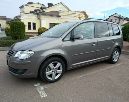 Сірий Фольксваген Туран, об'ємом двигуна 1.6 л та пробігом 213 тис. км за 8600 $, фото 1 на Automoto.ua