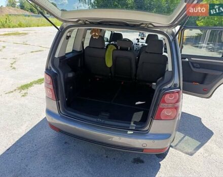 Серый Фольксваген Туран, объемом двигателя 1.9 л и пробегом 237 тыс. км за 7600 $, фото 17 на Automoto.ua