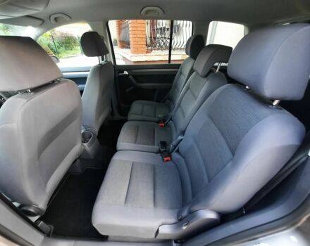 Серый Фольксваген Туран, объемом двигателя 1.6 л и пробегом 130 тыс. км за 7500 $, фото 12 на Automoto.ua