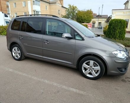 Сірий Фольксваген Туран, об'ємом двигуна 1.6 л та пробігом 213 тис. км за 8600 $, фото 6 на Automoto.ua