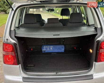 Серый Фольксваген Туран, объемом двигателя 1.6 л и пробегом 174 тыс. км за 7450 $, фото 55 на Automoto.ua