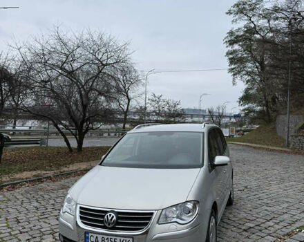 Сірий Фольксваген Туран, об'ємом двигуна 1.39 л та пробігом 182 тис. км за 7950 $, фото 1 на Automoto.ua