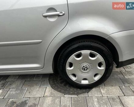 Серый Фольксваген Туран, объемом двигателя 1.6 л и пробегом 198 тыс. км за 8399 $, фото 35 на Automoto.ua
