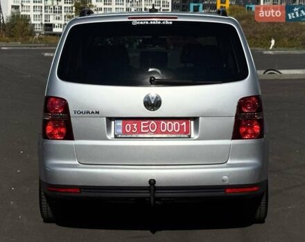 Серый Фольксваген Туран, объемом двигателя 1.6 л и пробегом 278 тыс. км за 8200 $, фото 2 на Automoto.ua