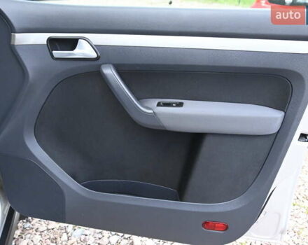 Сірий Фольксваген Туран, об'ємом двигуна 2 л та пробігом 190 тис. км за 9500 $, фото 48 на Automoto.ua