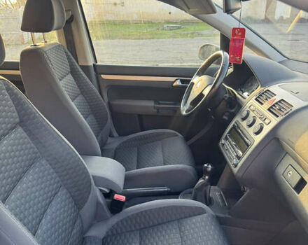 Сірий Фольксваген Туран, об'ємом двигуна 1.6 л та пробігом 191 тис. км за 7700 $, фото 8 на Automoto.ua