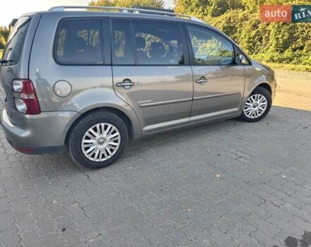 Серый Фольксваген Туран, объемом двигателя 1.9 л и пробегом 298 тыс. км за 7600 $, фото 4 на Automoto.ua