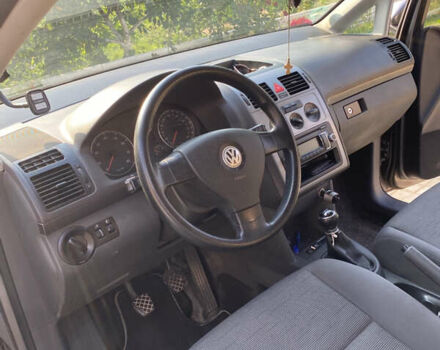 Серый Фольксваген Туран, объемом двигателя 1.6 л и пробегом 201 тыс. км за 8700 $, фото 6 на Automoto.ua