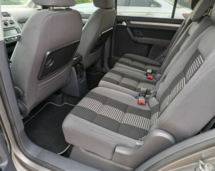 Сірий Фольксваген Туран, об'ємом двигуна 1.6 л та пробігом 213 тис. км за 8600 $, фото 14 на Automoto.ua