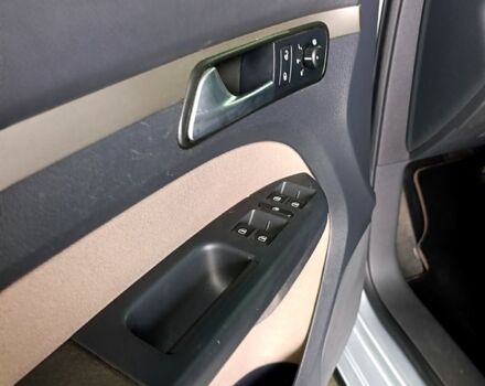 Серый Фольксваген Туран, объемом двигателя 1.4 л и пробегом 211 тыс. км за 9700 $, фото 9 на Automoto.ua