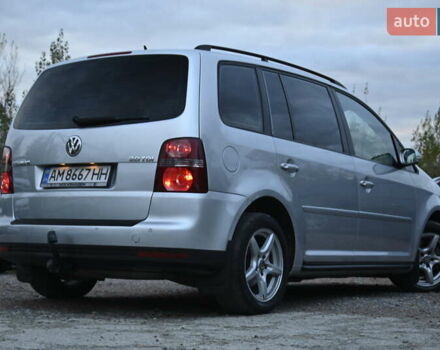 Сірий Фольксваген Туран, об'ємом двигуна 2 л та пробігом 190 тис. км за 9500 $, фото 15 на Automoto.ua