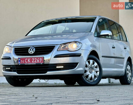 Серый Фольксваген Туран, объемом двигателя 1.6 л и пробегом 191 тыс. км за 7270 $, фото 5 на Automoto.ua