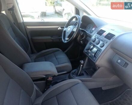 Серый Фольксваген Туран, объемом двигателя 1.6 л и пробегом 195 тыс. км за 8000 $, фото 17 на Automoto.ua