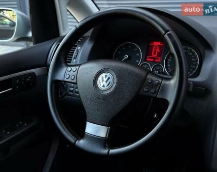 Серый Фольксваген Туран, объемом двигателя 1.6 л и пробегом 278 тыс. км за 8200 $, фото 10 на Automoto.ua