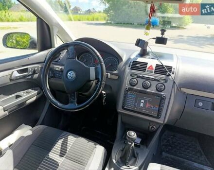 Серый Фольксваген Туран, объемом двигателя 1.9 л и пробегом 237 тыс. км за 7600 $, фото 15 на Automoto.ua