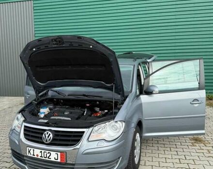Сірий Фольксваген Туран, об'ємом двигуна 1.4 л та пробігом 202 тис. км за 6800 $, фото 4 на Automoto.ua