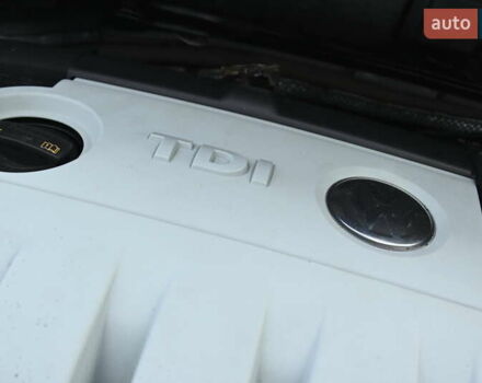 Сірий Фольксваген Туран, об'ємом двигуна 2 л та пробігом 190 тис. км за 9500 $, фото 19 на Automoto.ua