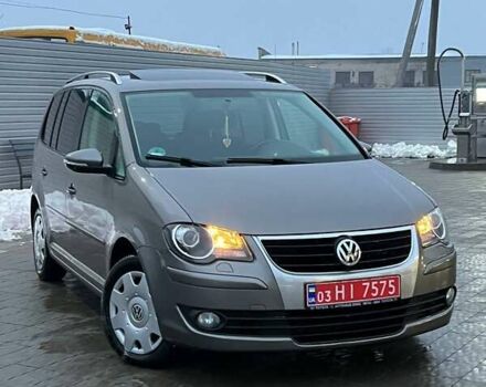 Серый Фольксваген Туран, объемом двигателя 1.4 л и пробегом 174 тыс. км за 6800 $, фото 1 на Automoto.ua