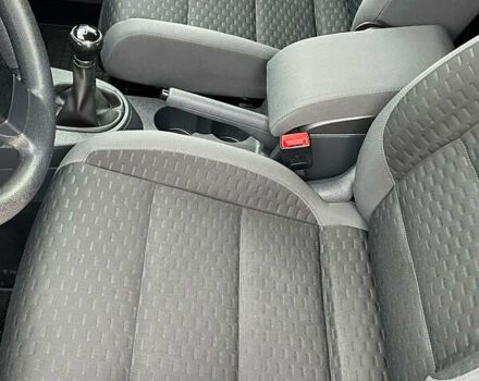 Серый Фольксваген Туран, объемом двигателя 1.6 л и пробегом 196 тыс. км за 8999 $, фото 136 на Automoto.ua