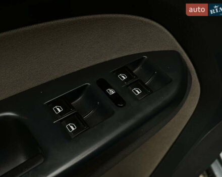 Сірий Фольксваген Туран, об'ємом двигуна 1.4 л та пробігом 197 тис. км за 7600 $, фото 11 на Automoto.ua