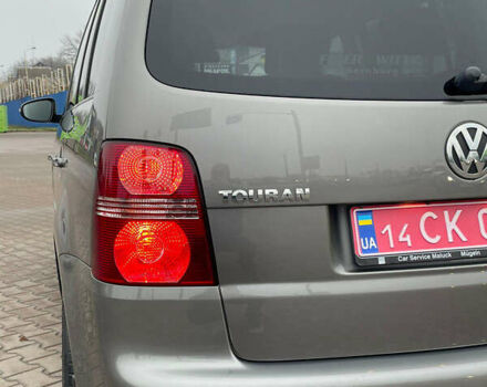 Серый Фольксваген Туран, объемом двигателя 1.6 л и пробегом 196 тыс. км за 8999 $, фото 82 на Automoto.ua