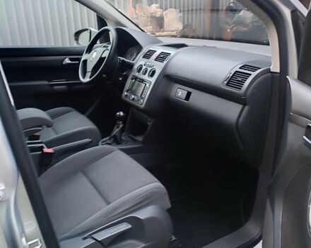 Серый Фольксваген Туран, объемом двигателя 1 л и пробегом 260 тыс. км за 7500 $, фото 5 на Automoto.ua