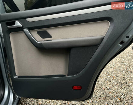 Сірий Фольксваген Туран, об'ємом двигуна 1.4 л та пробігом 197 тис. км за 7600 $, фото 17 на Automoto.ua