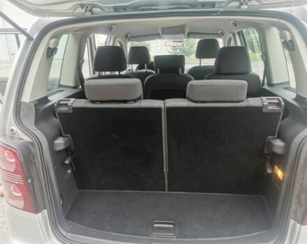 Серый Фольксваген Туран, объемом двигателя 1.6 л и пробегом 190 тыс. км за 5000 $, фото 21 на Automoto.ua