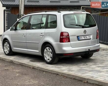 Серый Фольксваген Туран, объемом двигателя 1.6 л и пробегом 198 тыс. км за 8399 $, фото 4 на Automoto.ua