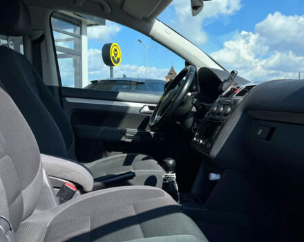 Серый Фольксваген Туран, объемом двигателя 1.4 л и пробегом 232 тыс. км за 8200 $, фото 19 на Automoto.ua