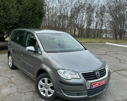 Серый Фольксваген Туран, объемом двигателя 1.6 л и пробегом 225 тыс. км за 8199 $, фото 10 на Automoto.ua