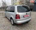 Серый Фольксваген Туран, объемом двигателя 1.6 л и пробегом 238 тыс. км за 7850 $, фото 7 на Automoto.ua