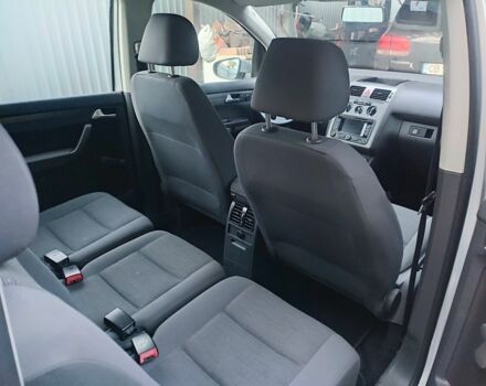 Серый Фольксваген Туран, объемом двигателя 1 л и пробегом 260 тыс. км за 7500 $, фото 6 на Automoto.ua