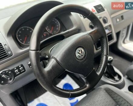 Серый Фольксваген Туран, объемом двигателя 1.6 л и пробегом 198 тыс. км за 8399 $, фото 56 на Automoto.ua
