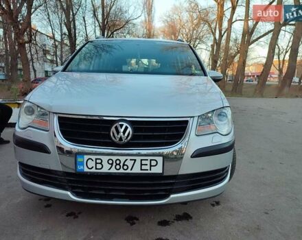Серый Фольксваген Туран, объемом двигателя 1.6 л и пробегом 260 тыс. км за 7500 $, фото 4 на Automoto.ua
