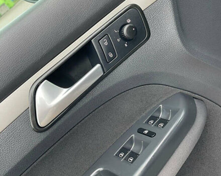 Серый Фольксваген Туран, объемом двигателя 1.6 л и пробегом 196 тыс. км за 8999 $, фото 149 на Automoto.ua