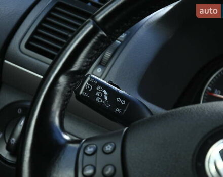 Сірий Фольксваген Туран, об'ємом двигуна 2 л та пробігом 190 тис. км за 9500 $, фото 28 на Automoto.ua