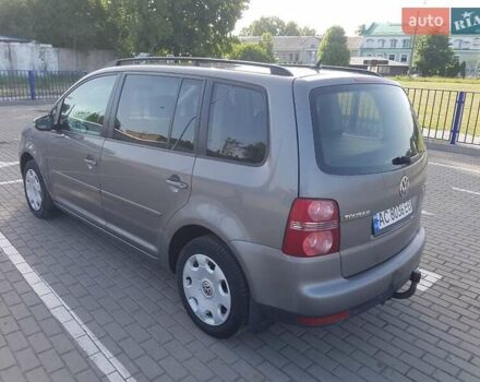 Сірий Фольксваген Туран, об'ємом двигуна 1.9 л та пробігом 266 тис. км за 9300 $, фото 6 на Automoto.ua