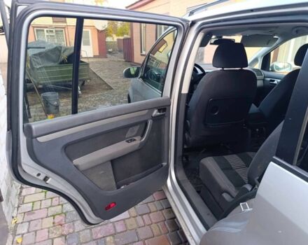 Сірий Фольксваген Туран, об'ємом двигуна 1.4 л та пробігом 215 тис. км за 7500 $, фото 8 на Automoto.ua