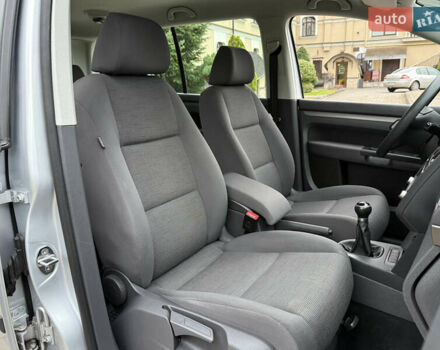 Серый Фольксваген Туран, объемом двигателя 1.6 л и пробегом 174 тыс. км за 7550 $, фото 32 на Automoto.ua