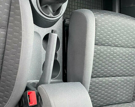 Серый Фольксваген Туран, объемом двигателя 1.6 л и пробегом 196 тыс. км за 8999 $, фото 100 на Automoto.ua