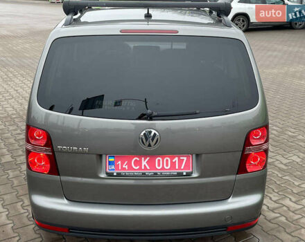 Серый Фольксваген Туран, объемом двигателя 1.6 л и пробегом 196 тыс. км за 8999 $, фото 91 на Automoto.ua