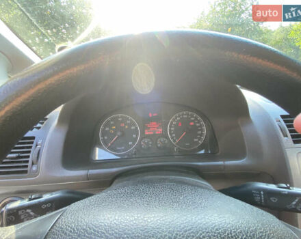 Серый Фольксваген Туран, объемом двигателя 1.6 л и пробегом 201 тыс. км за 8700 $, фото 23 на Automoto.ua