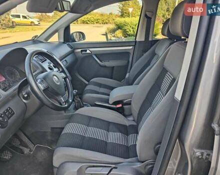 Серый Фольксваген Туран, объемом двигателя 1.9 л и пробегом 298 тыс. км за 7600 $, фото 1 на Automoto.ua