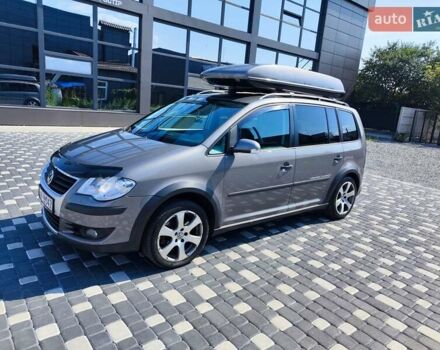 Серый Фольксваген Туран, объемом двигателя 1.9 л и пробегом 310 тыс. км за 7799 $, фото 3 на Automoto.ua