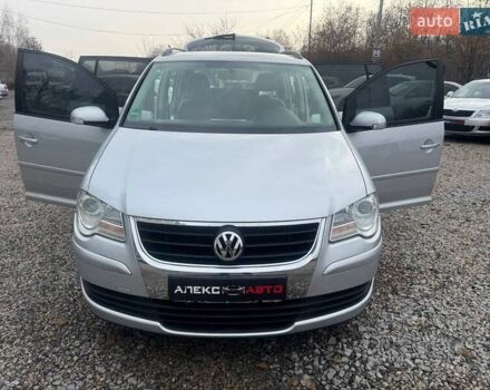 Серый Фольксваген Туран, объемом двигателя 1.6 л и пробегом 238 тыс. км за 7850 $, фото 66 на Automoto.ua